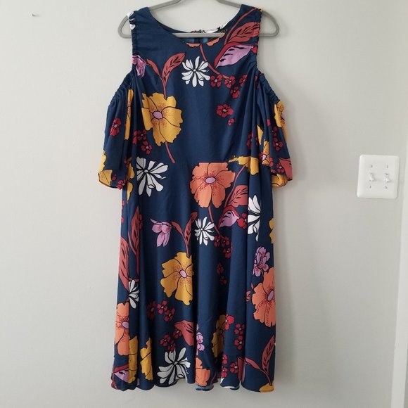 Eloquii Floral Cold Shoulder Dress - Picture 5 of 7